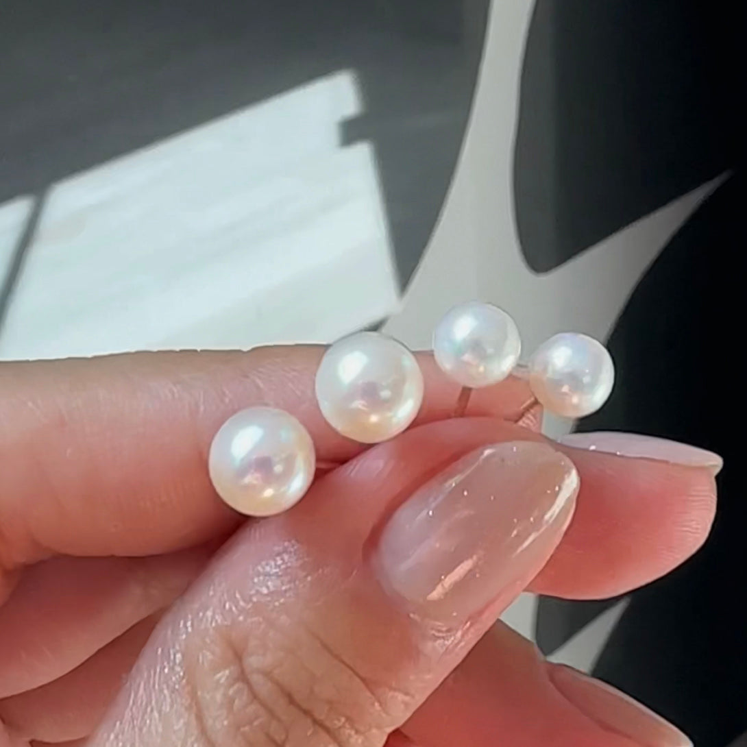 Round 14K Solid Gold Genuine White Pearl Pushback Earrings
These exquisite round 14k solid gold genuine white cultured pearl earrings are crafted using the finest quality pearls mounted on solid 14-karat gold posts. A luxurious choice, these earrings make the perfect accessory for any outfit, complimenting the luster of the pearls' white body color and fine sheen. Enjoy the luxurious and elegance of these beautiful earrings. These timeless beauties come in three sizes: 5mm, 6mm, and 7mm.