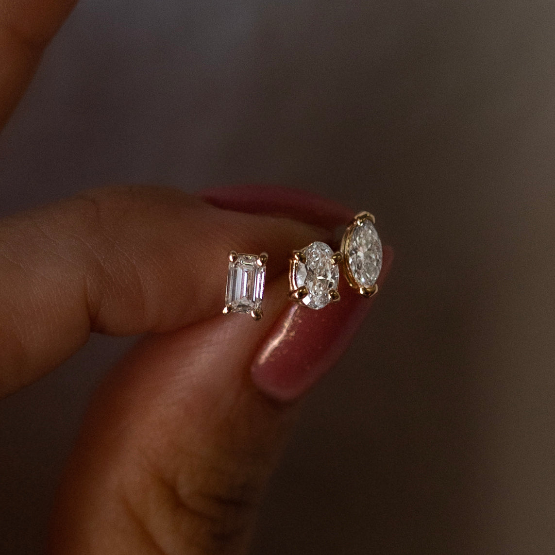 14k gold diamond stud earring in Emerald, Marquise or Oval cut.
The backing is a ball screw back for 24 hour of comfort.
Perfect every day size, not too small not too overly big.
Minimalist setting makes the diamond stone stand out even more.
Timeless, versatility must have earrings.
Wear it as a solitaire stud or as a diamond ear stack for multiple piercings.
Made with high quality lab grown diamonds.