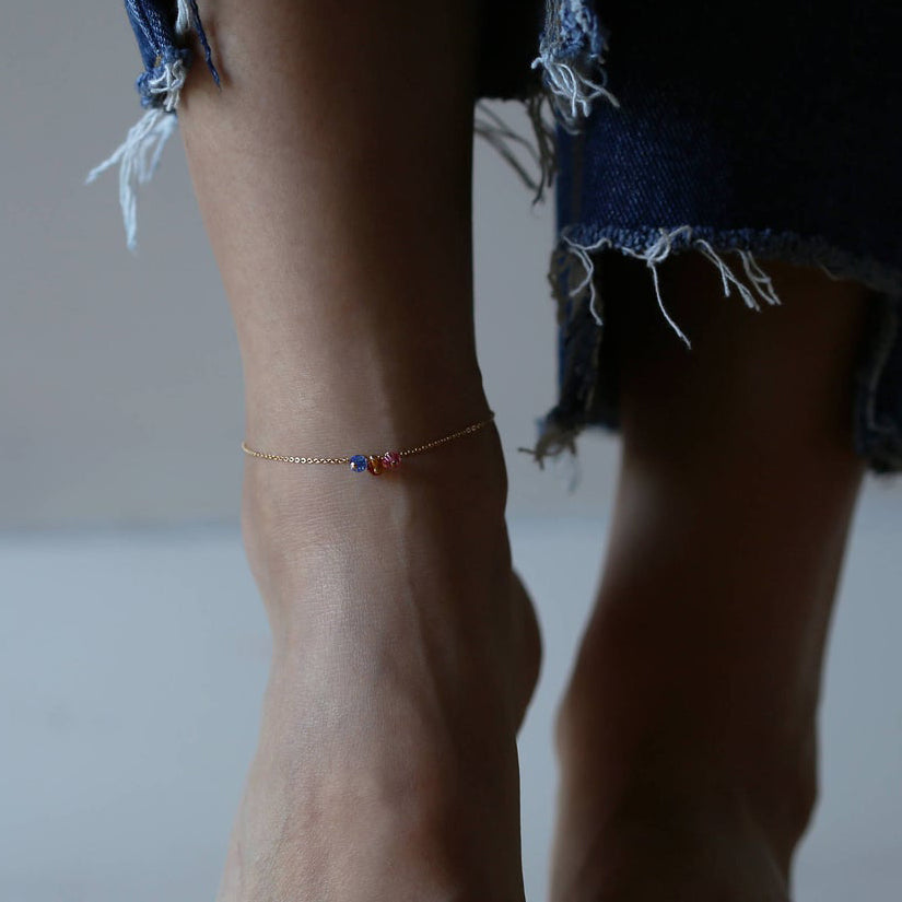 Simple 14k gold filled/Sterling silver thin anklet with Birthstone crystal.
Perfect Gifts for her - Birthstone crystal adds extra personal touch.
This special ankle bracelet is perfect personalized gift for anyone.
Small genuine Swarovski birthstone crystals dangle
from beautiful 14K gold filled or sterling silver shinny chain.
