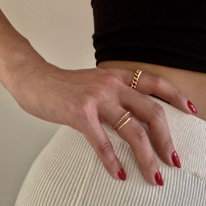 Modern and timeless Curb Link Chain Eternity Band Ring
Perfect as a stacking ring or by itself.