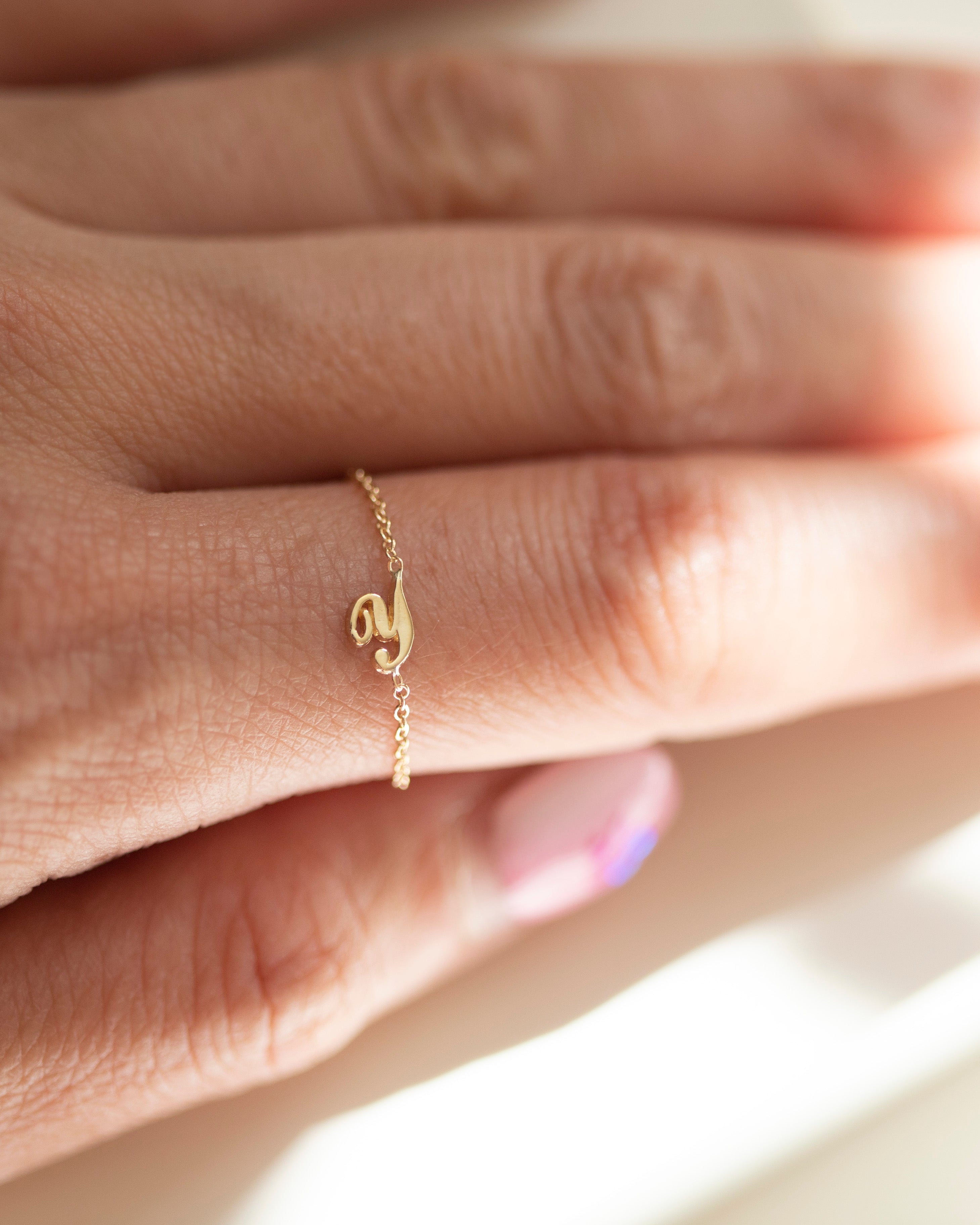 【E and E Project】14K Cursiveイニシャルリング 14k Cursive Letter Ring - Personalized Gold Jewelry – E&E