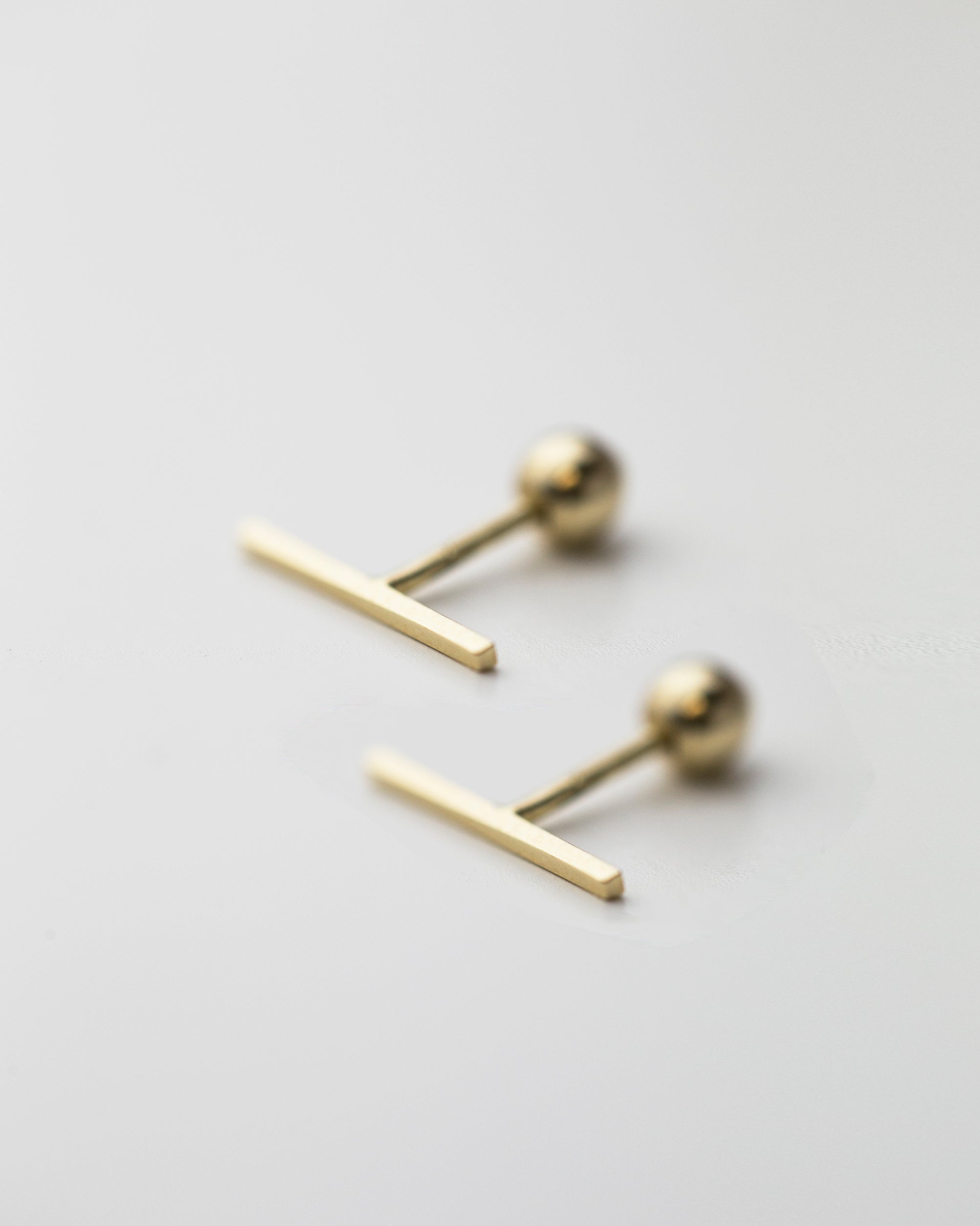 E&E PROJECT/14k シンプル バースタッドピアス/上品 大人 14k Line Stud – E&E PROJECT