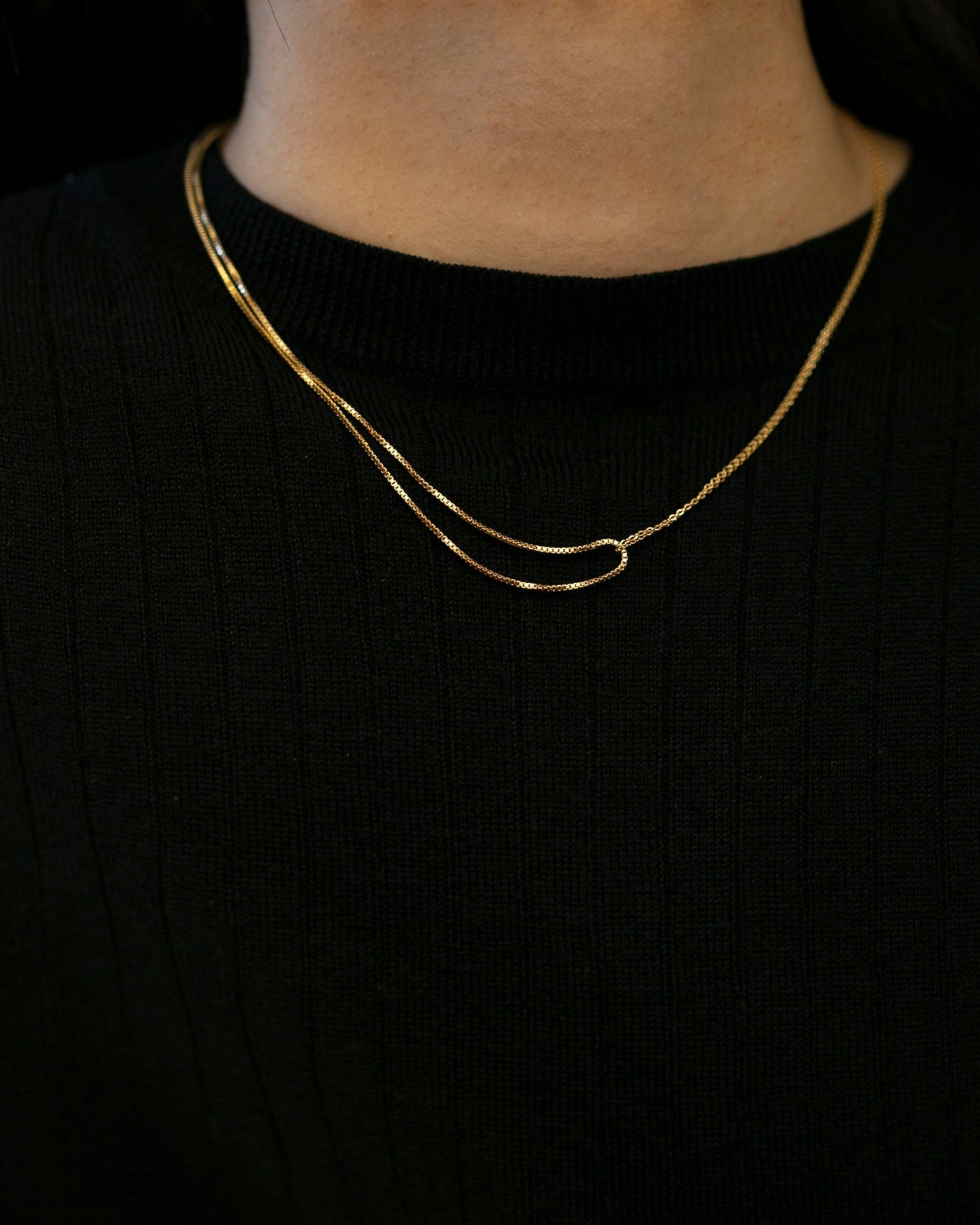 Chain link U Necklace- Perfect layering necklace,
and Beautiful on its own, layer with your other favorite necklaces :)