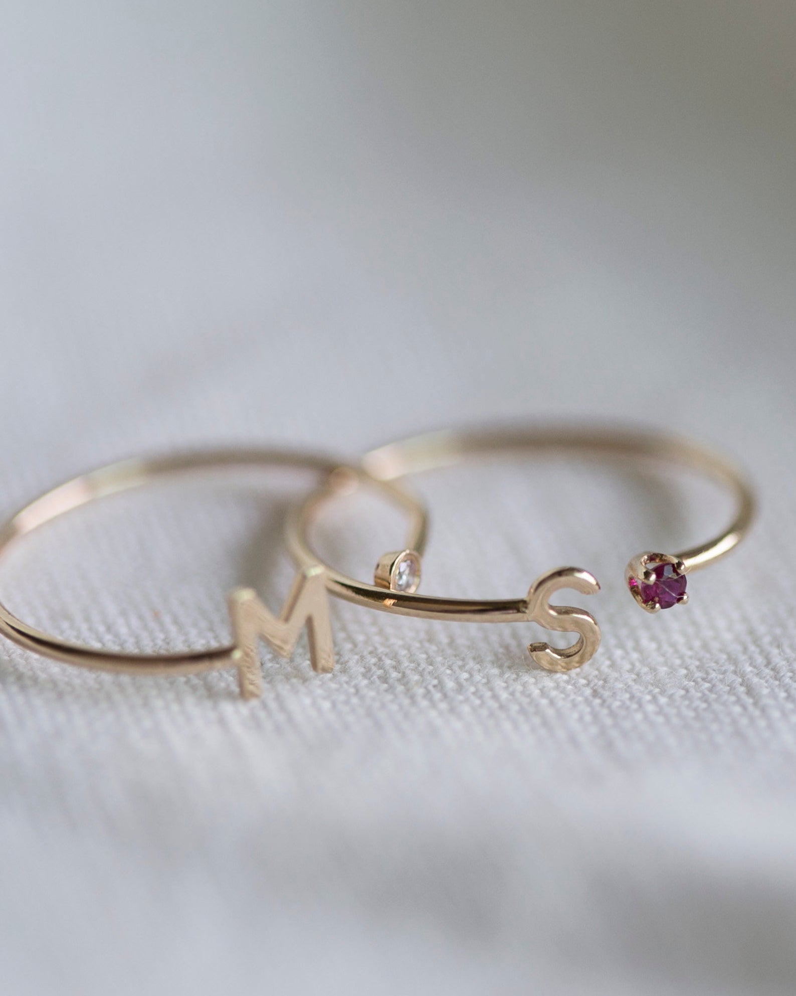 プレゼントに 14K Old English initial リング E and E Project プレゼントに 14K Old English initial リング E and E Project