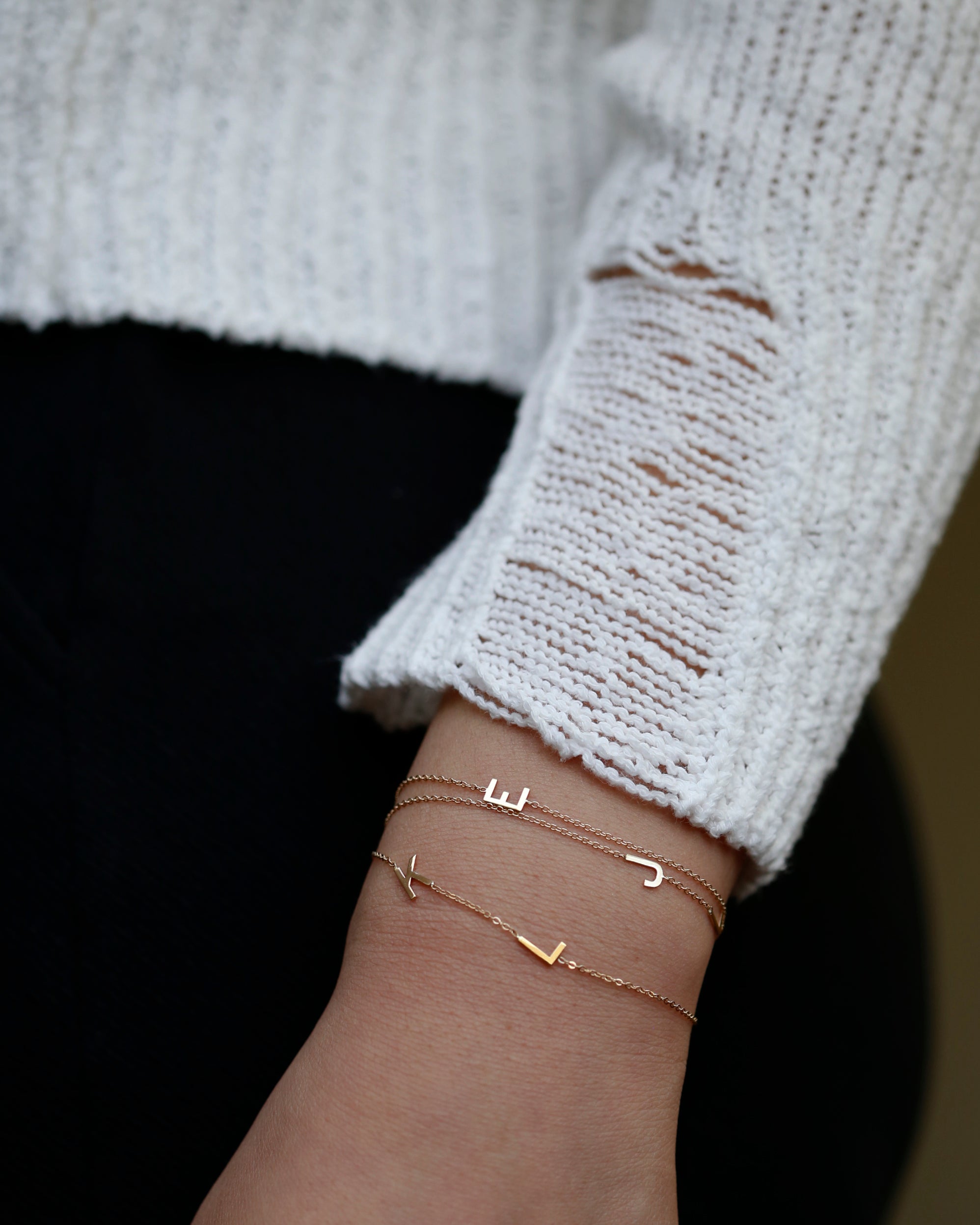 14K Initial Bracelet – E&E PROJECT