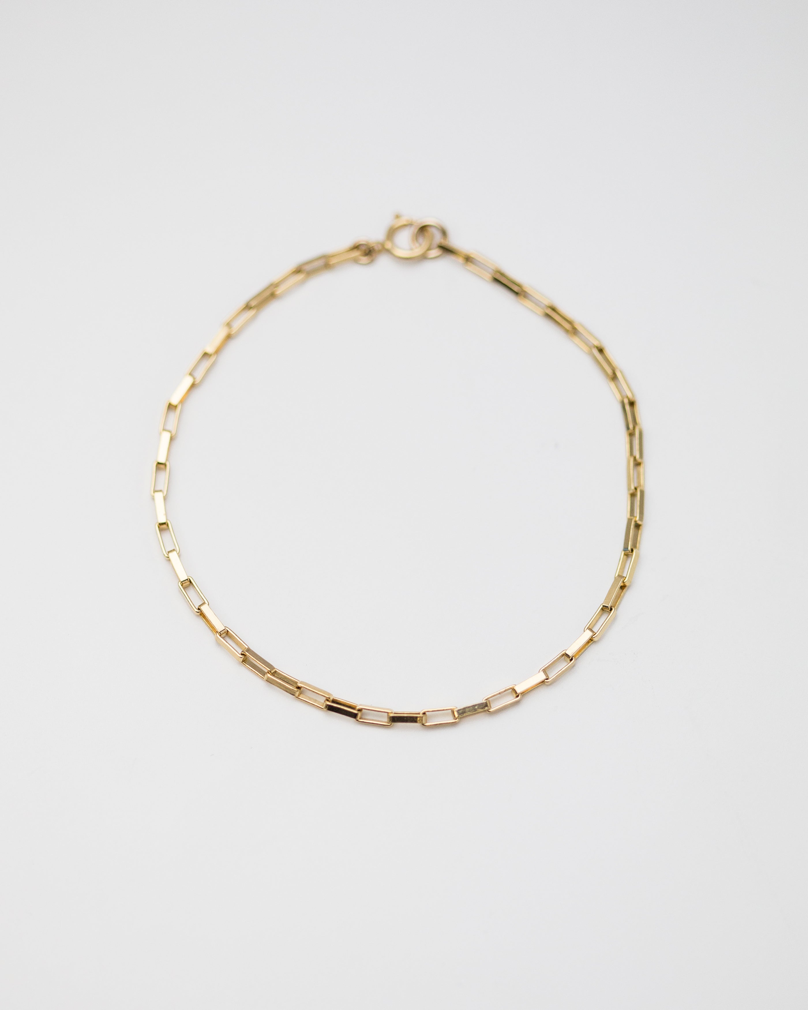 Pretty Everyday bracelet
Perfect for Stacking &amp; Layering or even alone. Venetian box chain bracelet