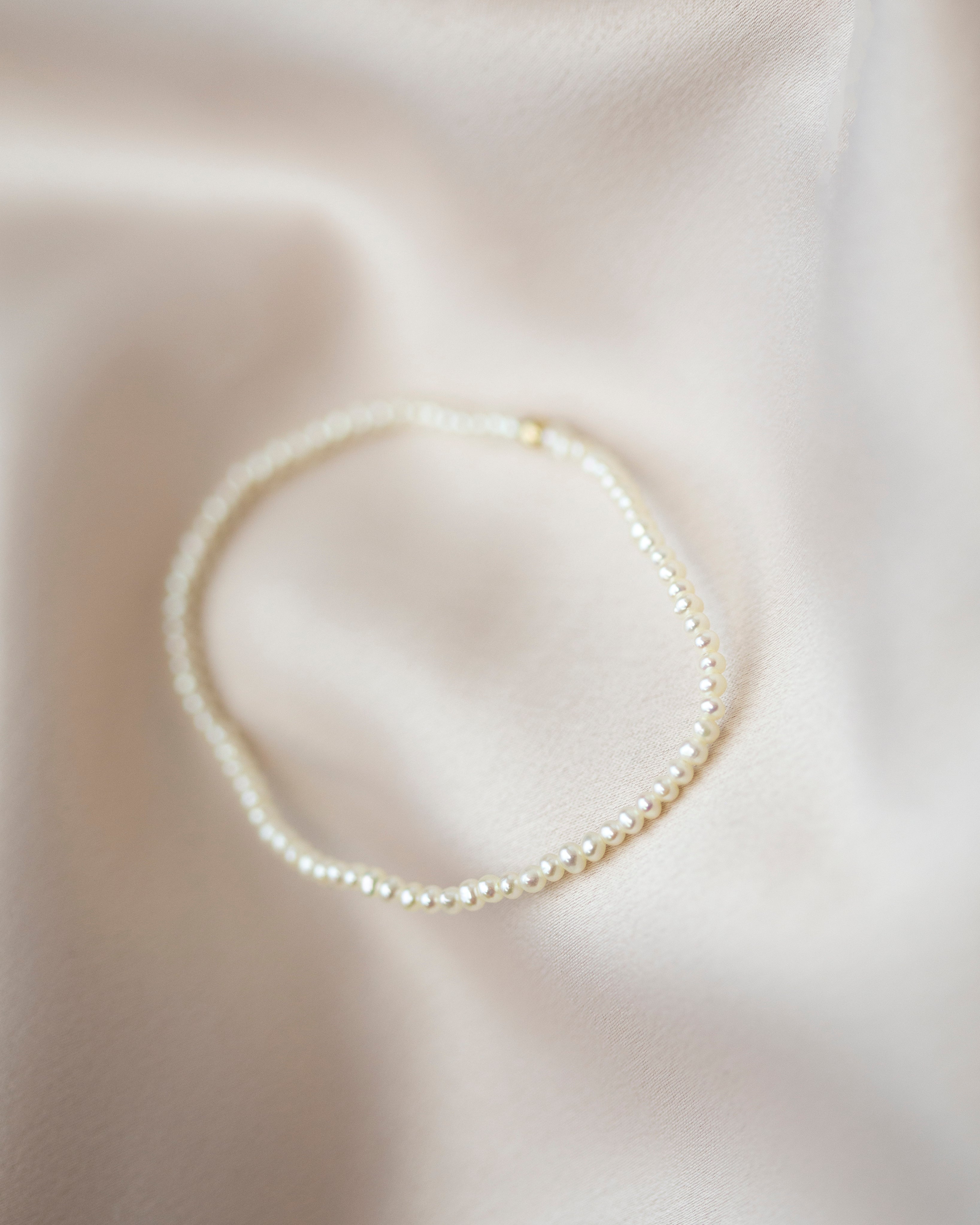 Baby Pearl Bracelet


Made with mini rice shape fresh water pearls and gold filled bead on comfy stretchy elastic band. Baby pearl bracelet will be the perfect addition to your arm stack!