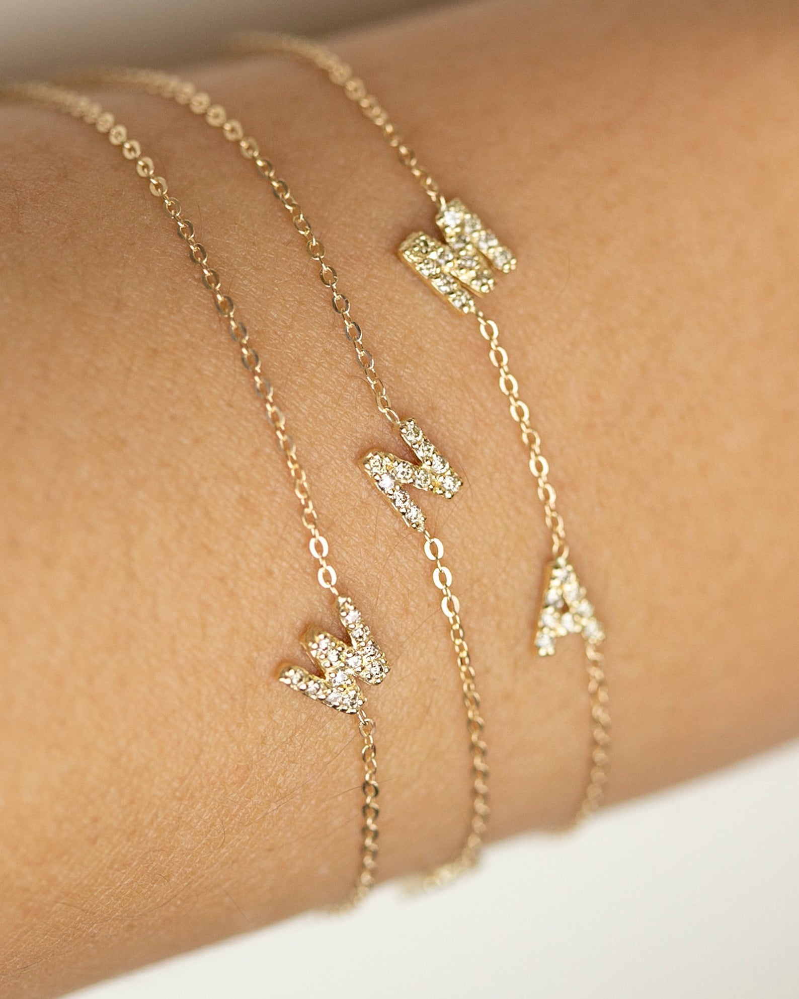 人気【E and E Project】14K Mini Diamond Initialブレスレット 14k Gold Mini Diamond Initial Bracelet – E&E PROJECT