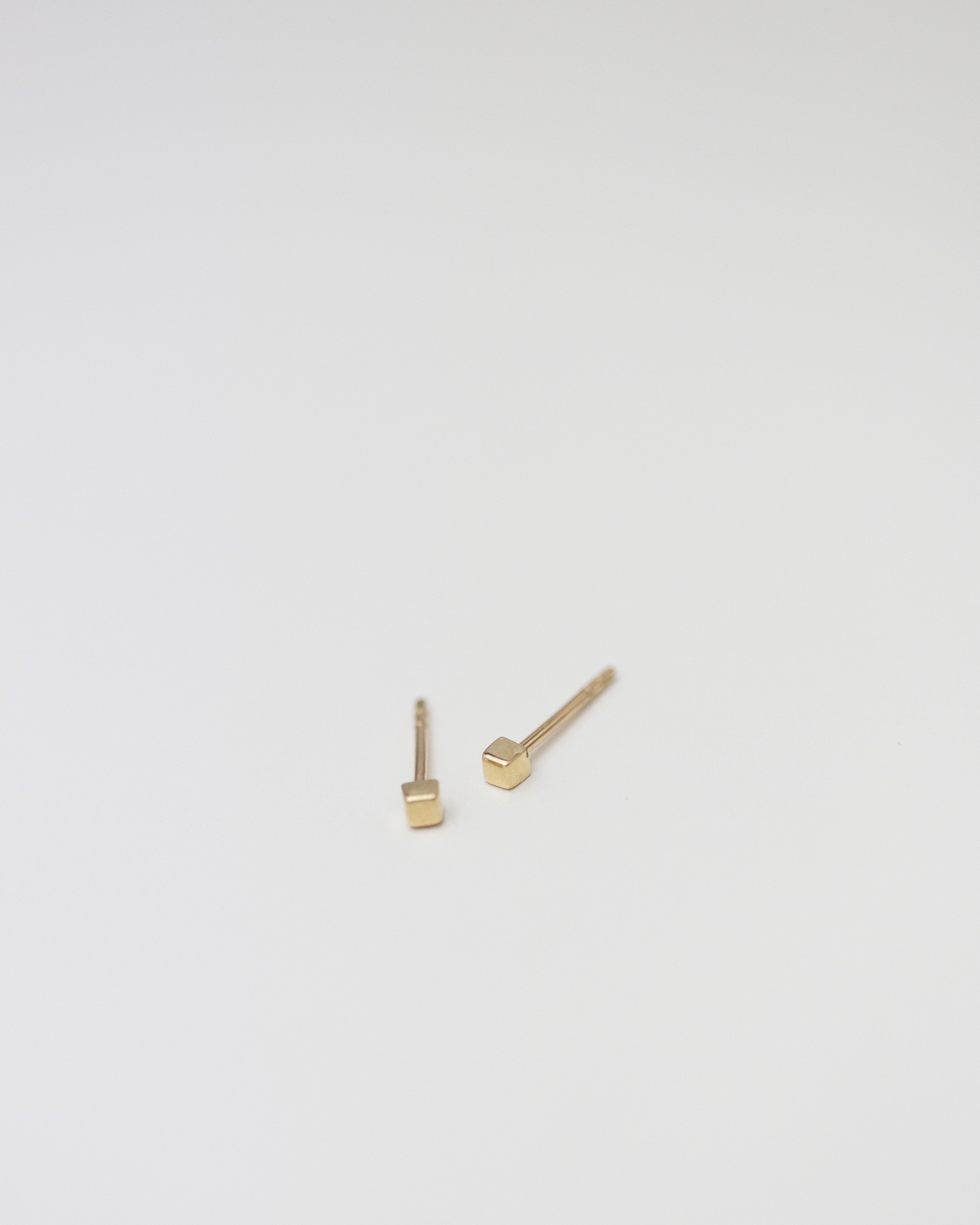 Minimal Mini Cube Earrings
Basic but necessary!
Lightest cute small cube earrings.

Wear it while showering, swimming
All day, everyday